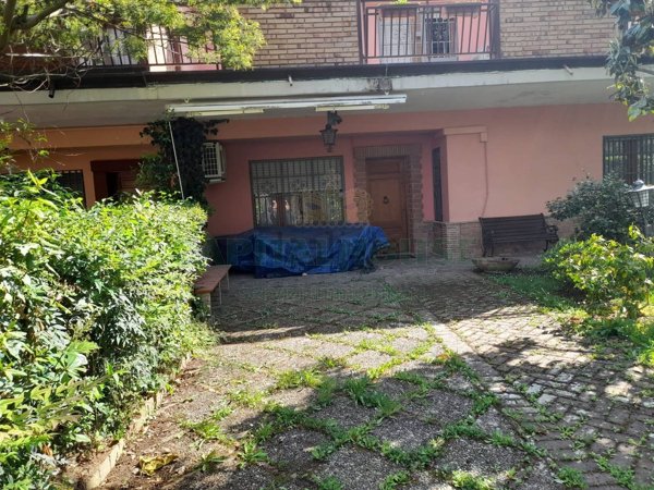 casa indipendente in affitto a Caserta in zona Ospedale