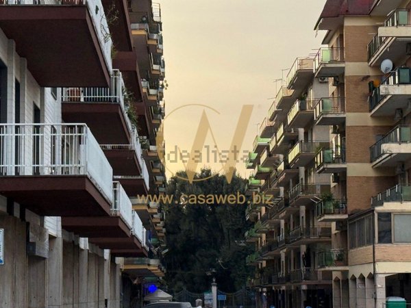 negozio in affitto a Caserta in zona Centro Città