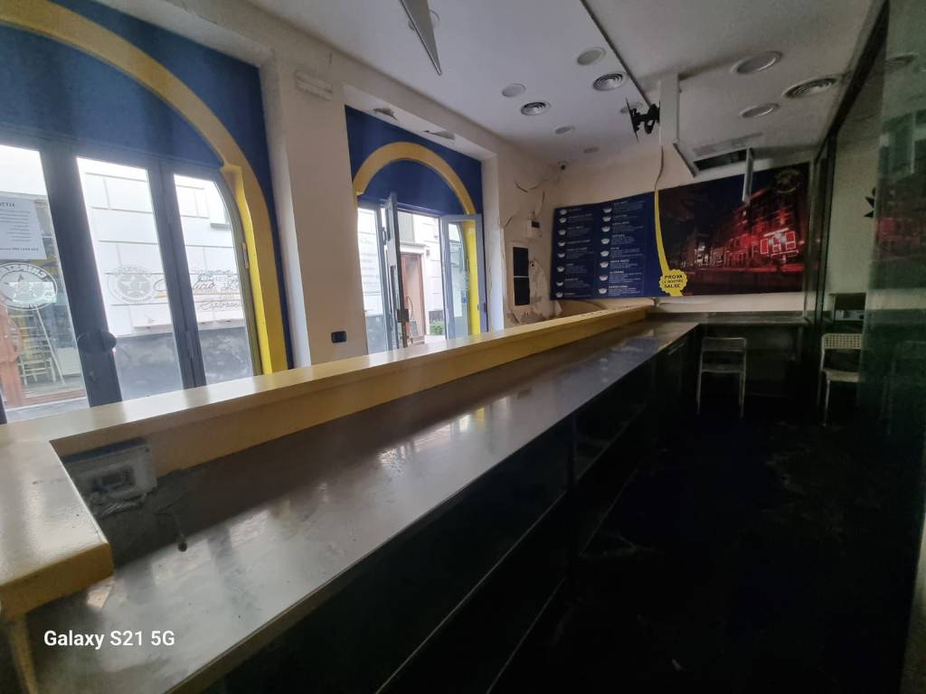 negozio in affitto a Caserta