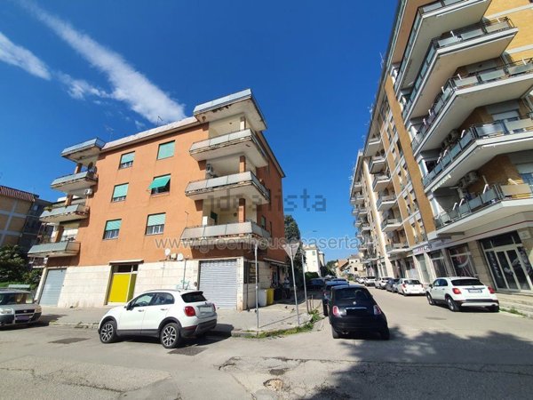 locale commerciale in affitto a Caserta in zona Ospedale