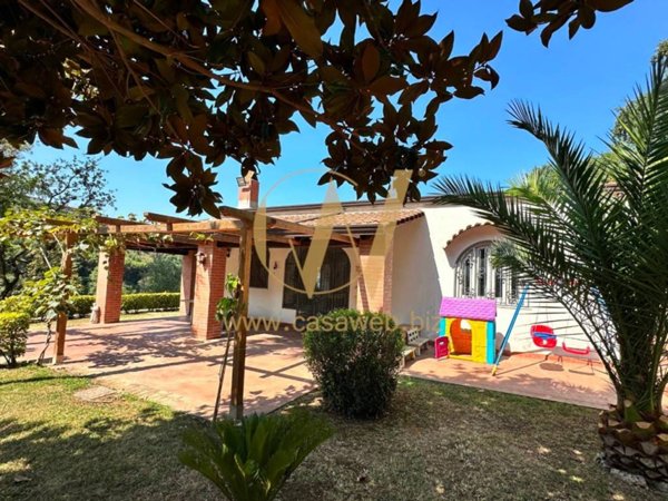 casa indipendente in affitto a Caserta in zona Casertavecchia