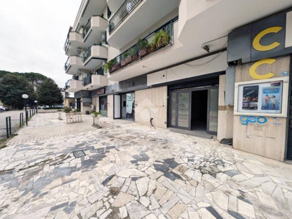 negozio in affitto a Caserta in zona Centurano/Cerasole
