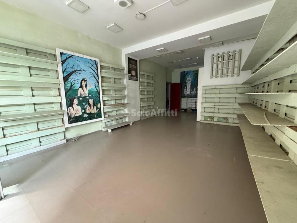 locale commerciale in affitto a Caserta