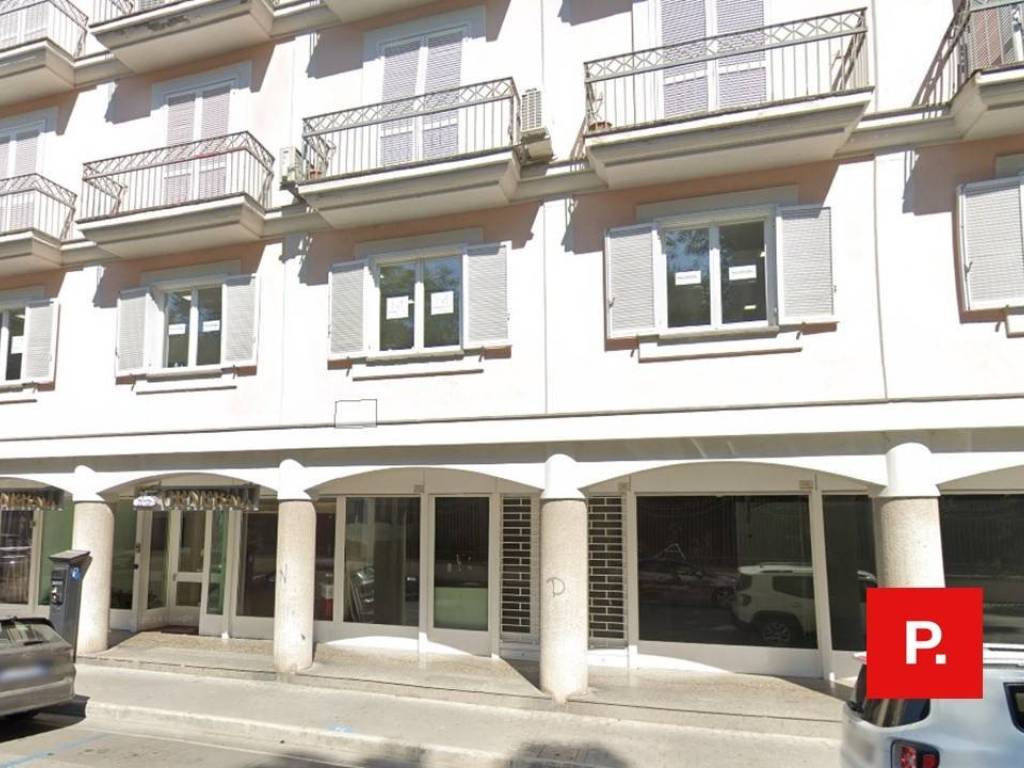 negozio in affitto a Caserta