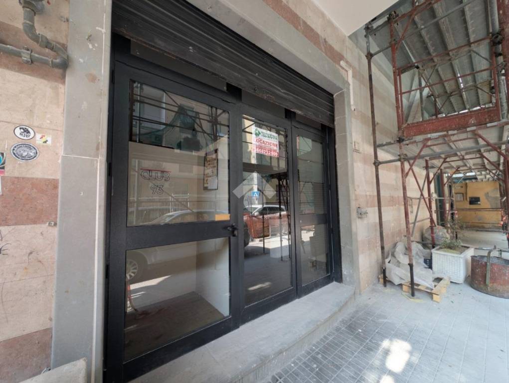 negozio in affitto a Caserta in zona Centro Città