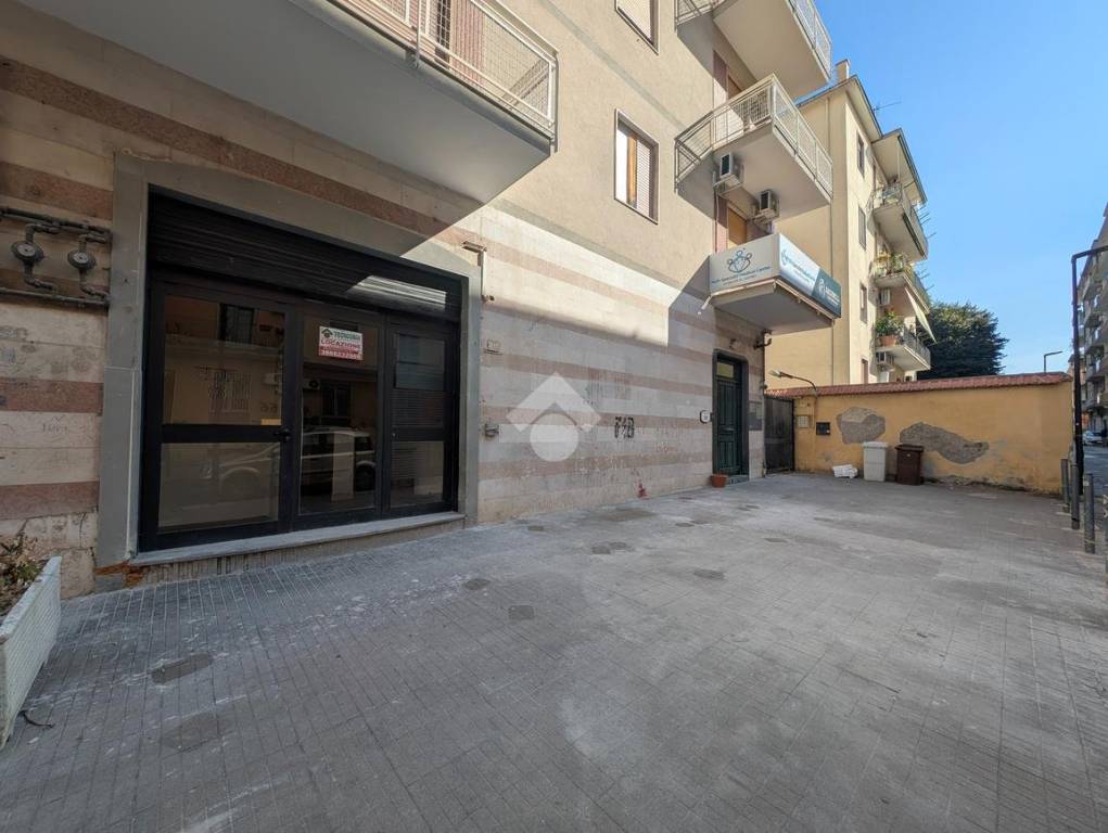 negozio in affitto a Caserta in zona Centro Città