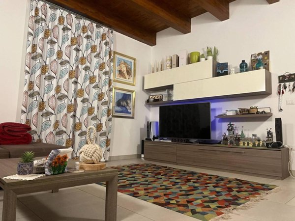 appartamento in affitto a Caserta in zona Acquaviva