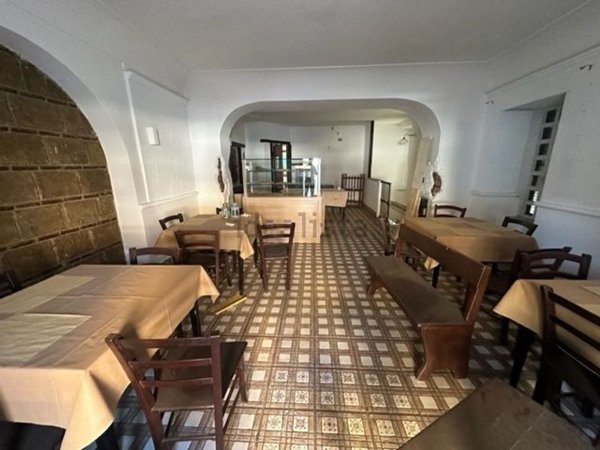 locale commerciale in affitto a Caserta in zona Ospedale