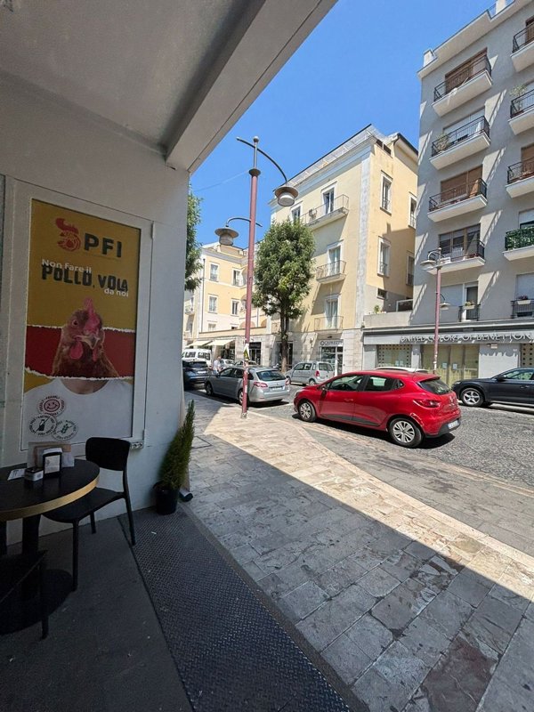 negozio in affitto a Caserta in zona Centro Città