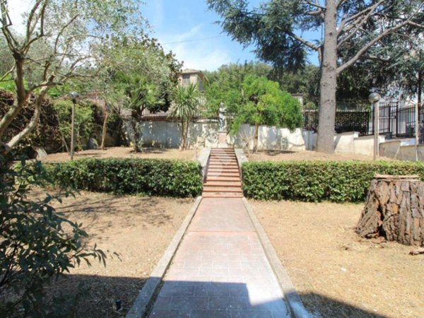 casa indipendente in affitto a Caserta in zona San Leucio
