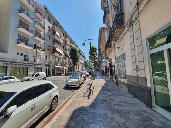 negozio in affitto a Caserta in zona Centro Città