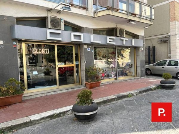 negozio in affitto a Caserta in zona Centro Città