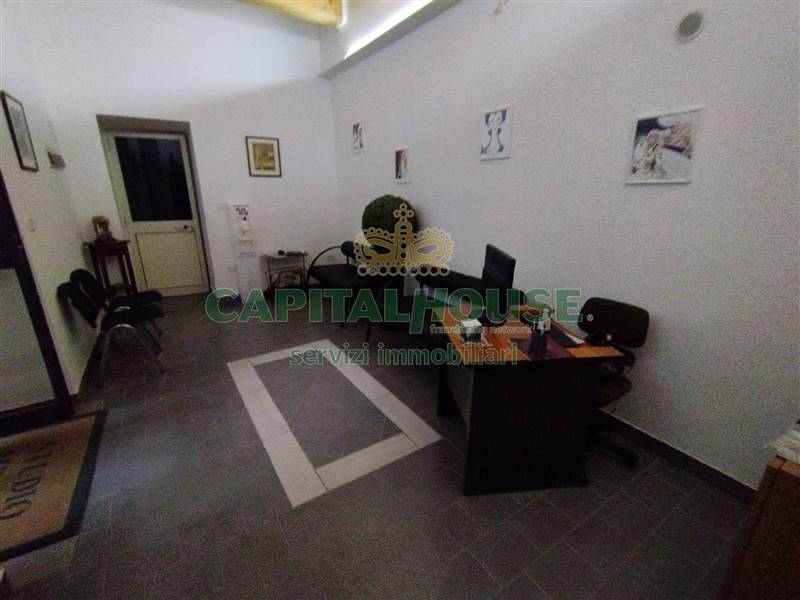 ufficio in affitto a Caserta in zona Acquaviva