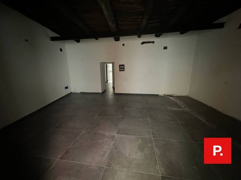 negozio in affitto a Caserta in zona Centro Città
