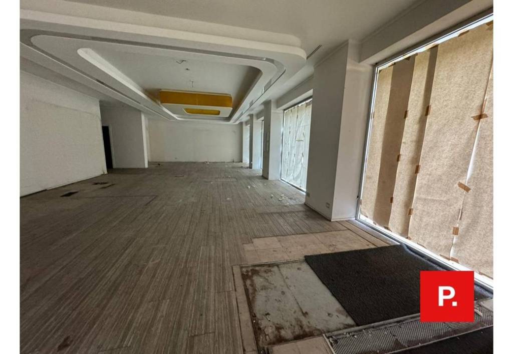 negozio in affitto a Caserta in zona Centro Città