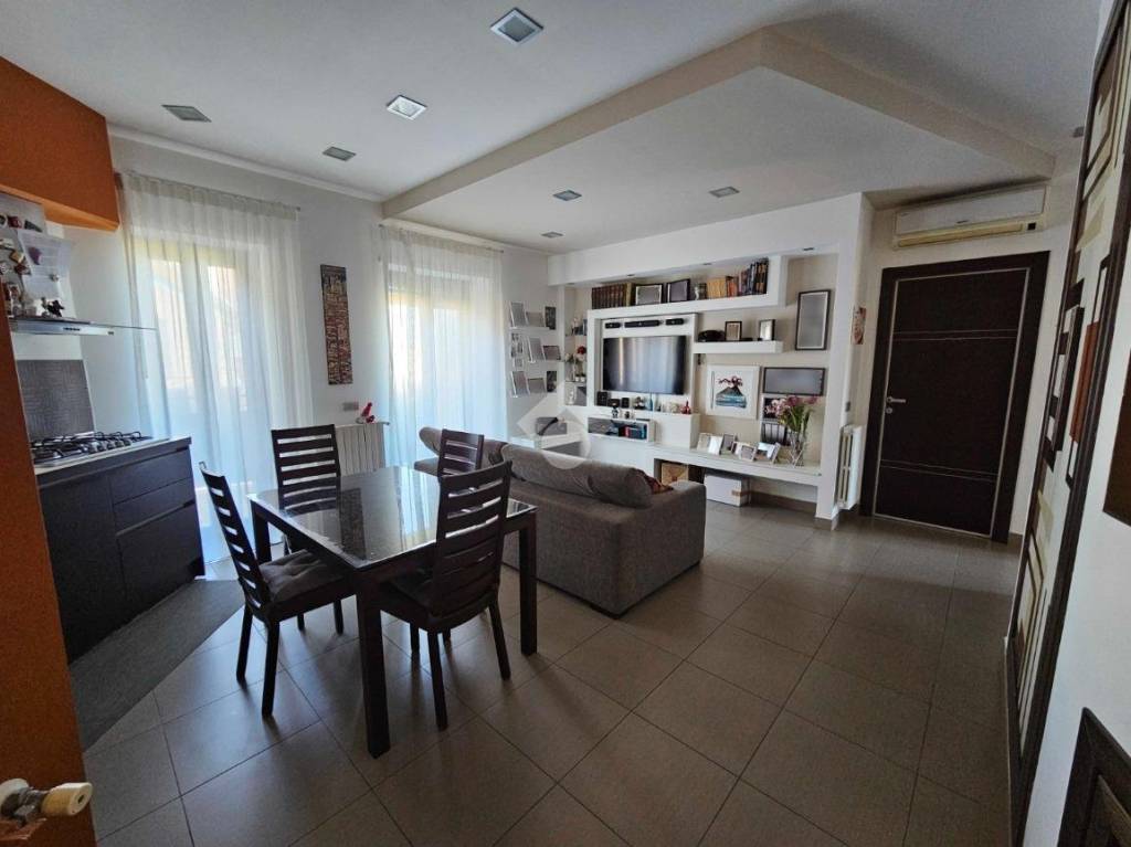 appartamento in affitto a Caserta in zona Acquaviva