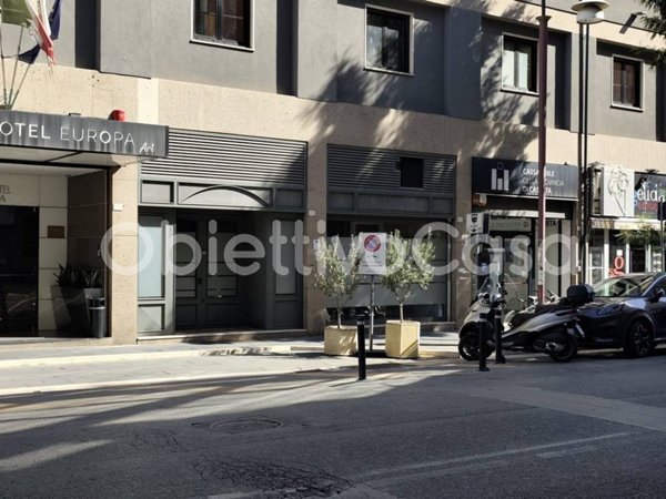 negozio in affitto a Caserta