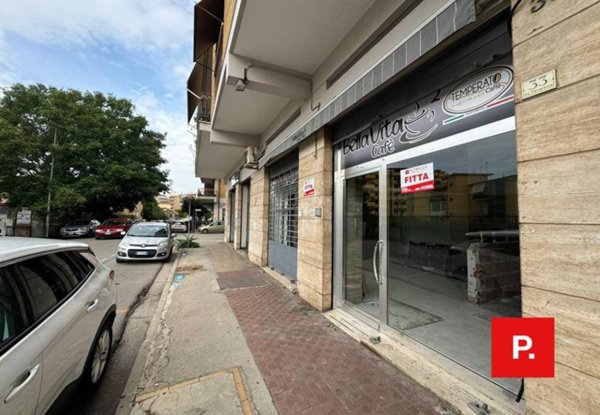locale commerciale in affitto a Caserta in zona Acquaviva