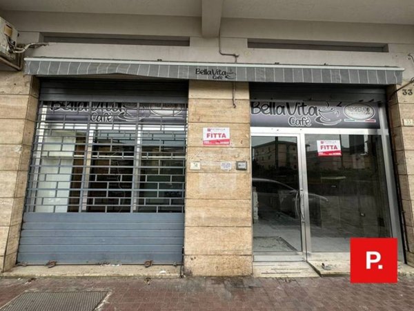 negozio in affitto a Caserta in zona Acquaviva