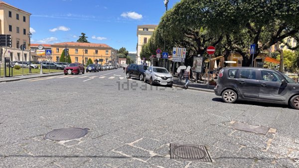 locale commerciale in affitto a Caserta in zona Centro Città