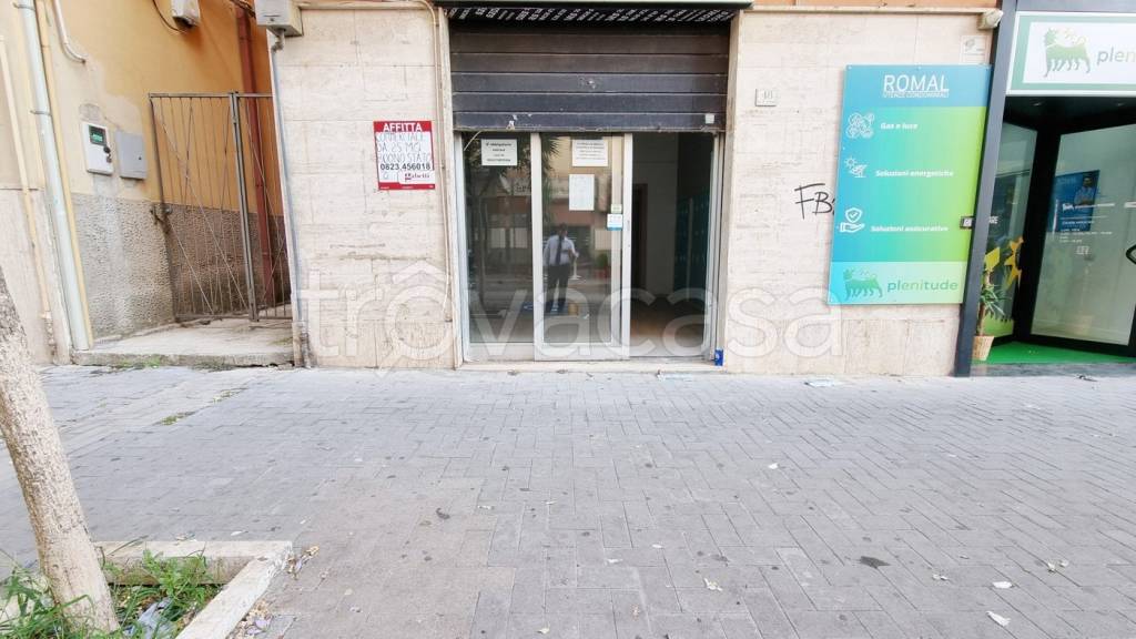 negozio in affitto a Caserta in zona Centro Città