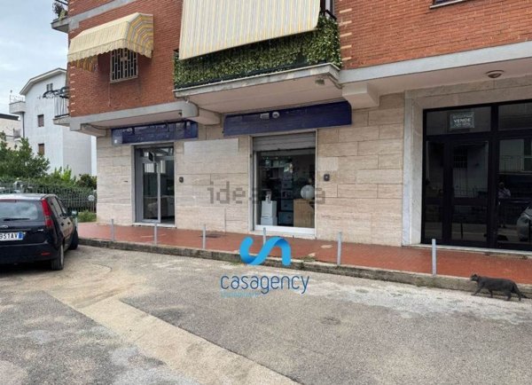 locale commerciale in affitto a Caserta