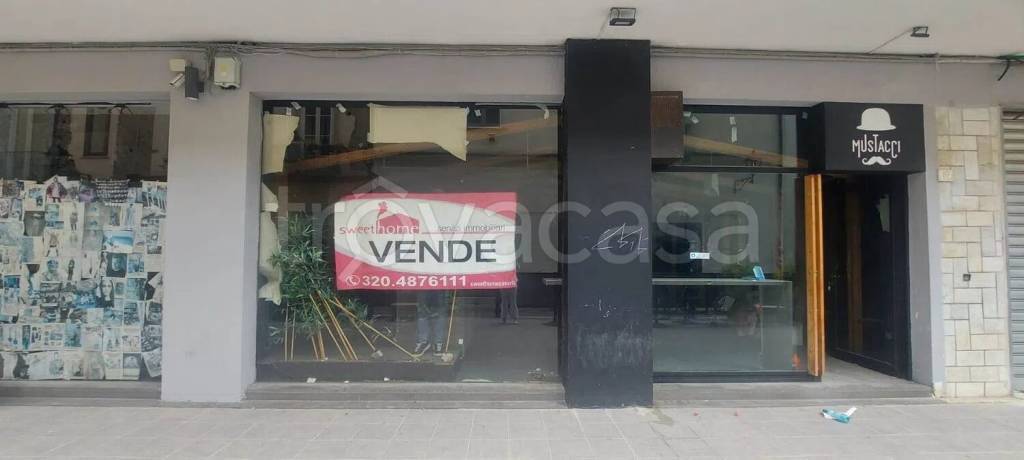negozio in vendita a Caserta in zona Centro Città
