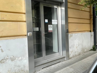 negozio in affitto a Caserta