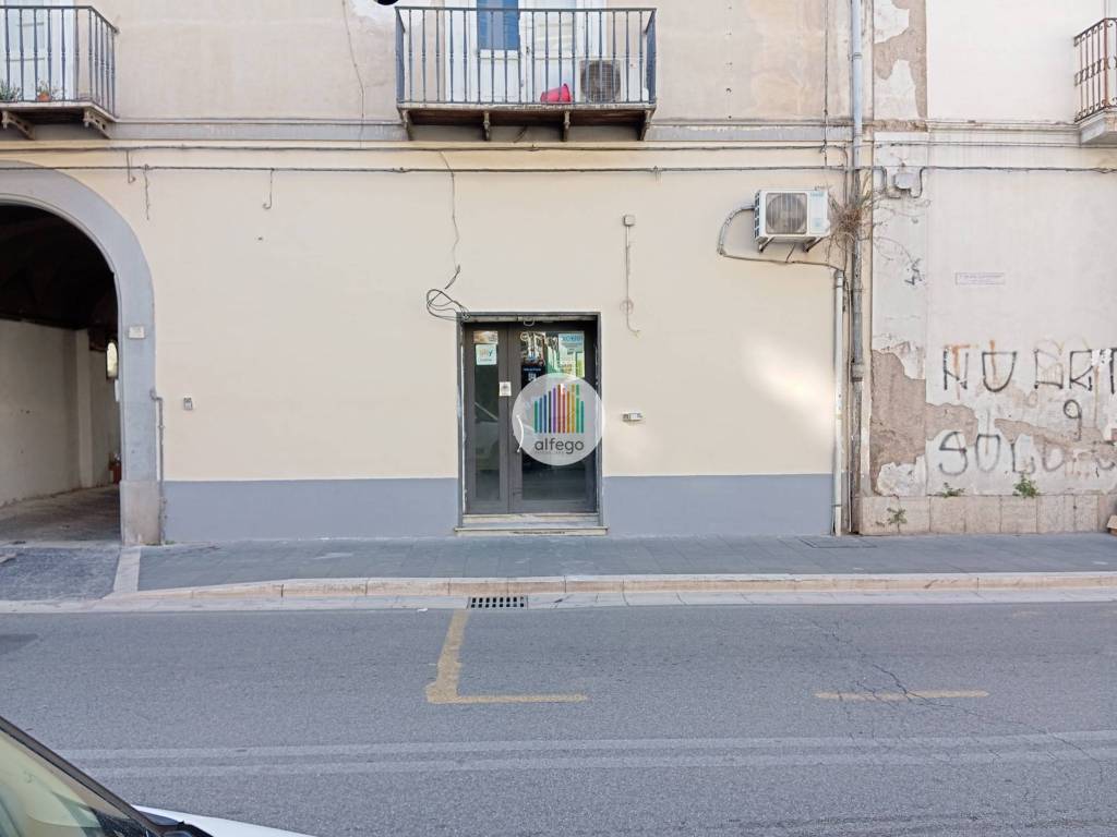 negozio in affitto a Caserta in zona Centro Città