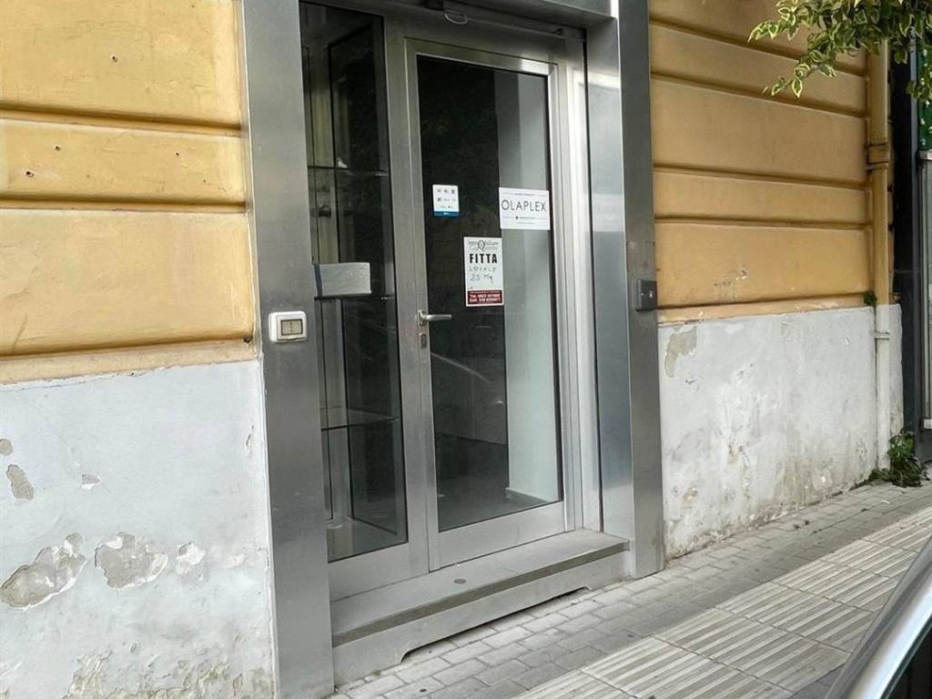 negozio in affitto a Caserta