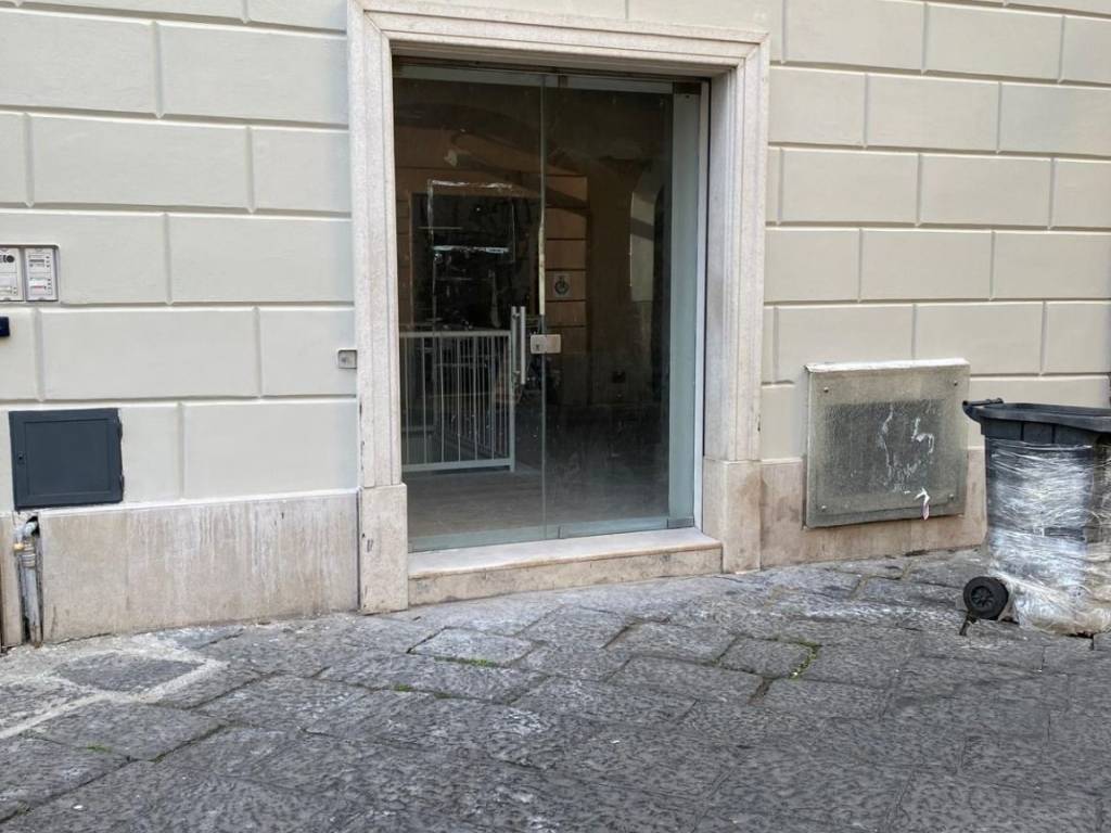 negozio in affitto a Caserta in zona Centro Città