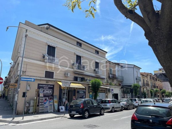 negozio in affitto a Caserta in zona Acquaviva