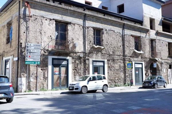 locale commerciale in affitto a Caserta in zona Centro Città