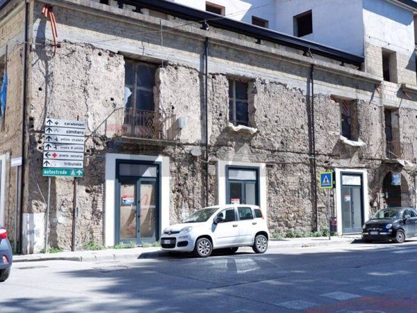 locale commerciale in affitto a Caserta in zona Centro Città