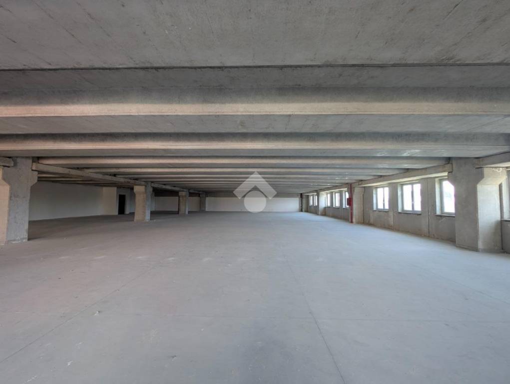 locale commerciale in affitto a Caserta