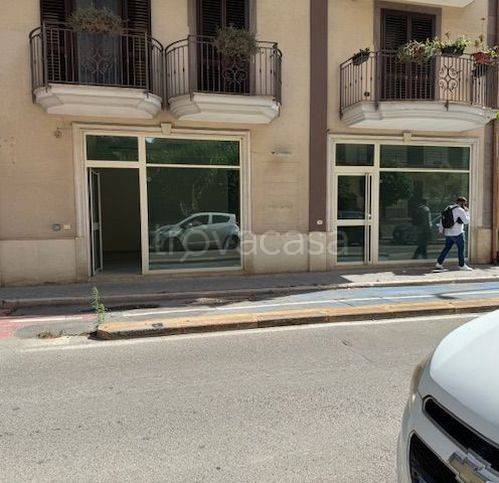 negozio in affitto a Caserta in zona Acquaviva