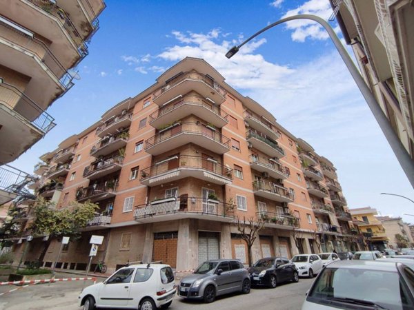 appartamento in affitto a Caserta in zona Acquaviva