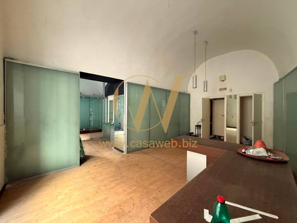 negozio in affitto a Caserta in zona Centro Città
