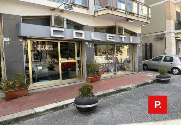 negozio in affitto a Caserta in zona Centro Città