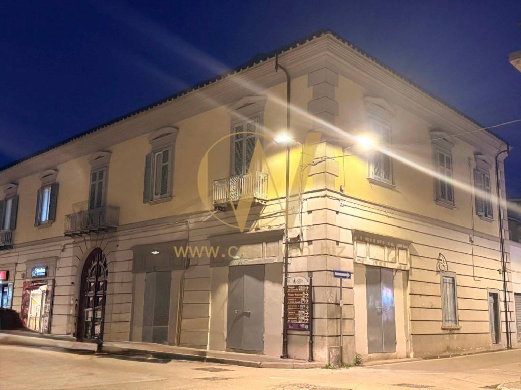 negozio in affitto a Caserta in zona Ospedale