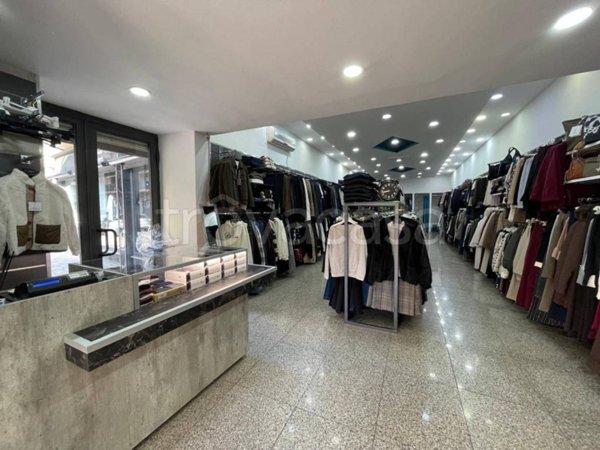 locale commerciale in affitto a Caserta in zona Acquaviva