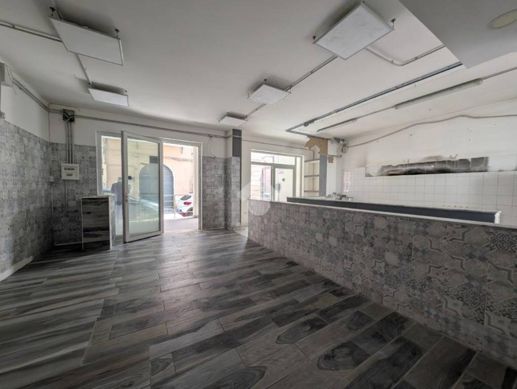 negozio in affitto a Caserta in zona Centurano/Cerasole