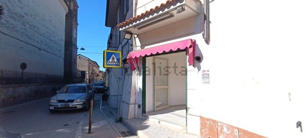 locale commerciale in affitto a Caserta