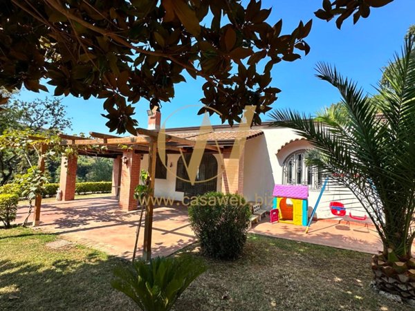 casa indipendente in affitto a Caserta in zona Garzano