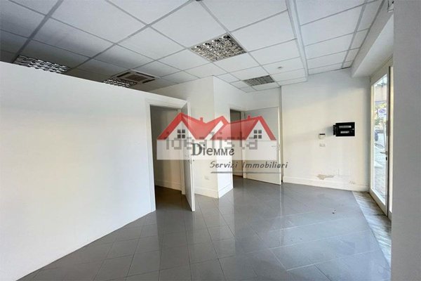 locale commerciale in affitto a Caserta in zona Acquaviva