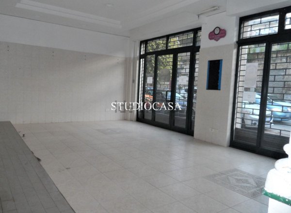 locale commerciale in affitto a Caserta in zona Centro Città