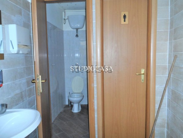 locale commerciale in affitto a Caserta in zona Centro Città