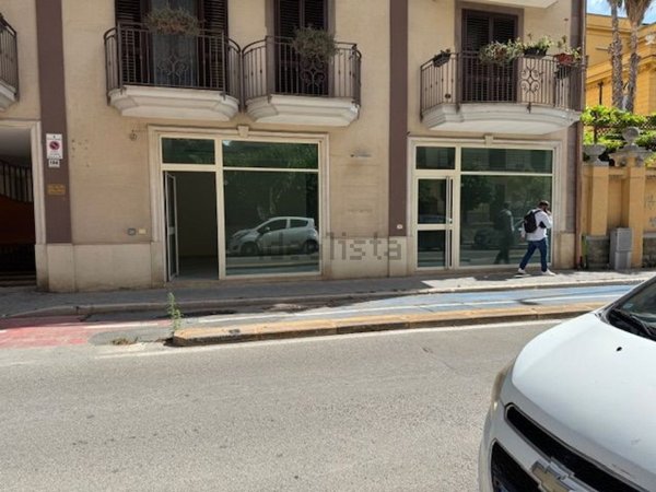 locale commerciale in affitto a Caserta in zona Acquaviva