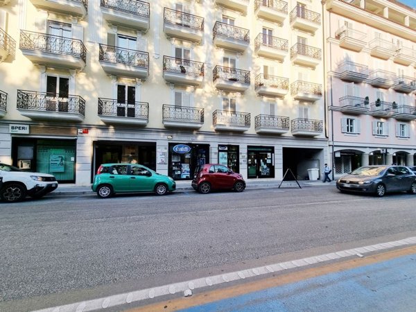 locale commerciale in affitto a Caserta in zona Ospedale