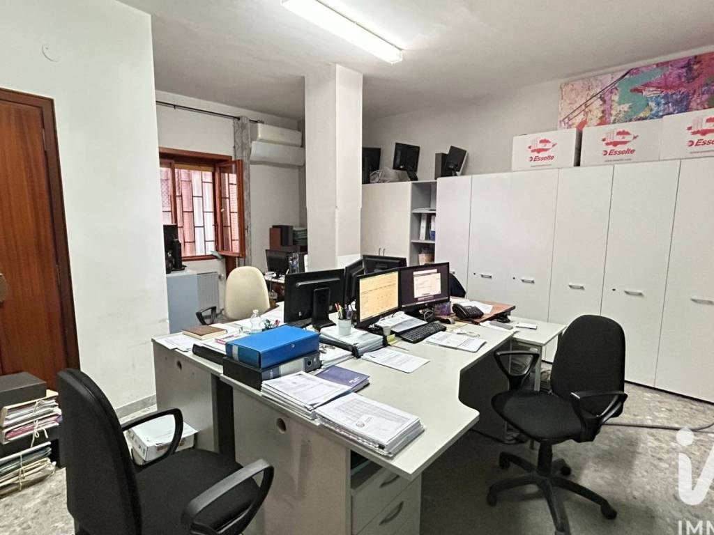 ufficio in affitto a Caserta in zona Acquaviva